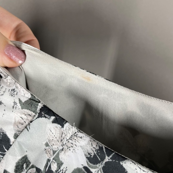 NEW Banana Republic Shirt Womens Medium tall black gray floral preppy - Picture 9 of 11